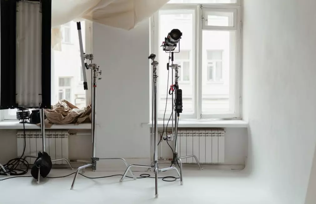 photo studio with white walls and appliances
