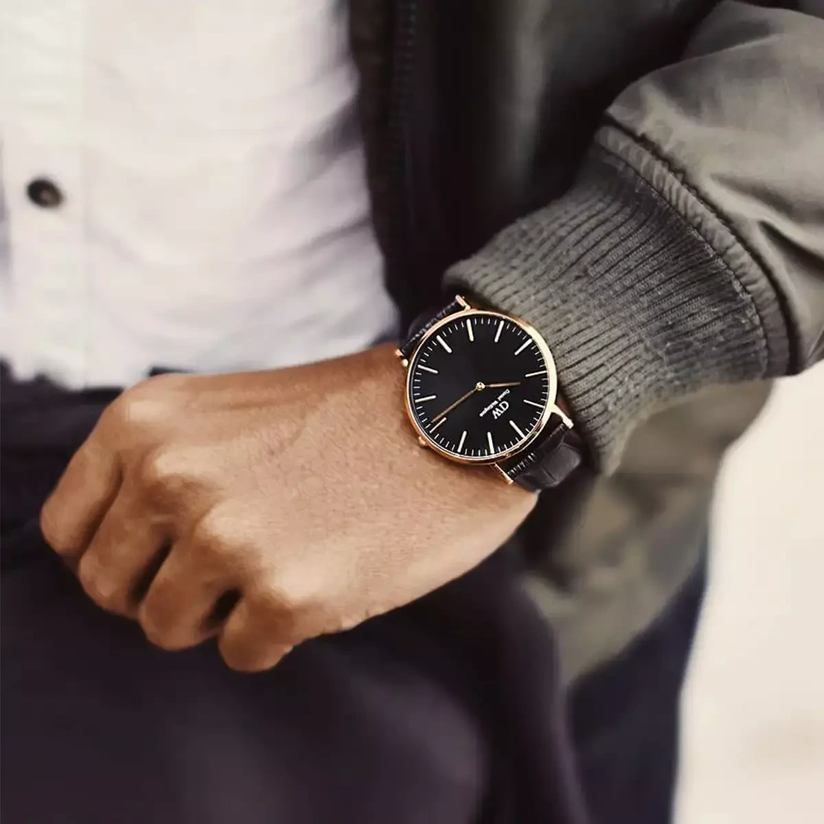 Zegarek na rękę w kolorze czarnym