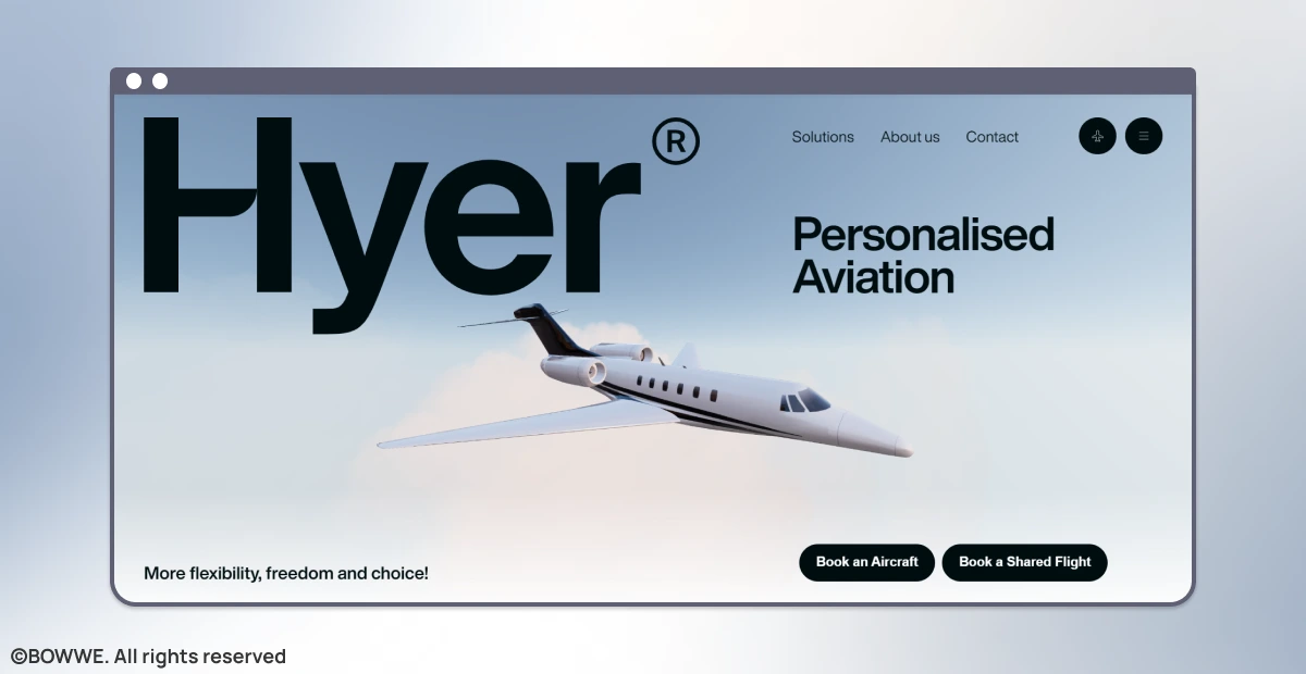 Screenshot der Website mit animiertem Flugzeug im Hintergrund