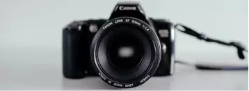 czarny aparat