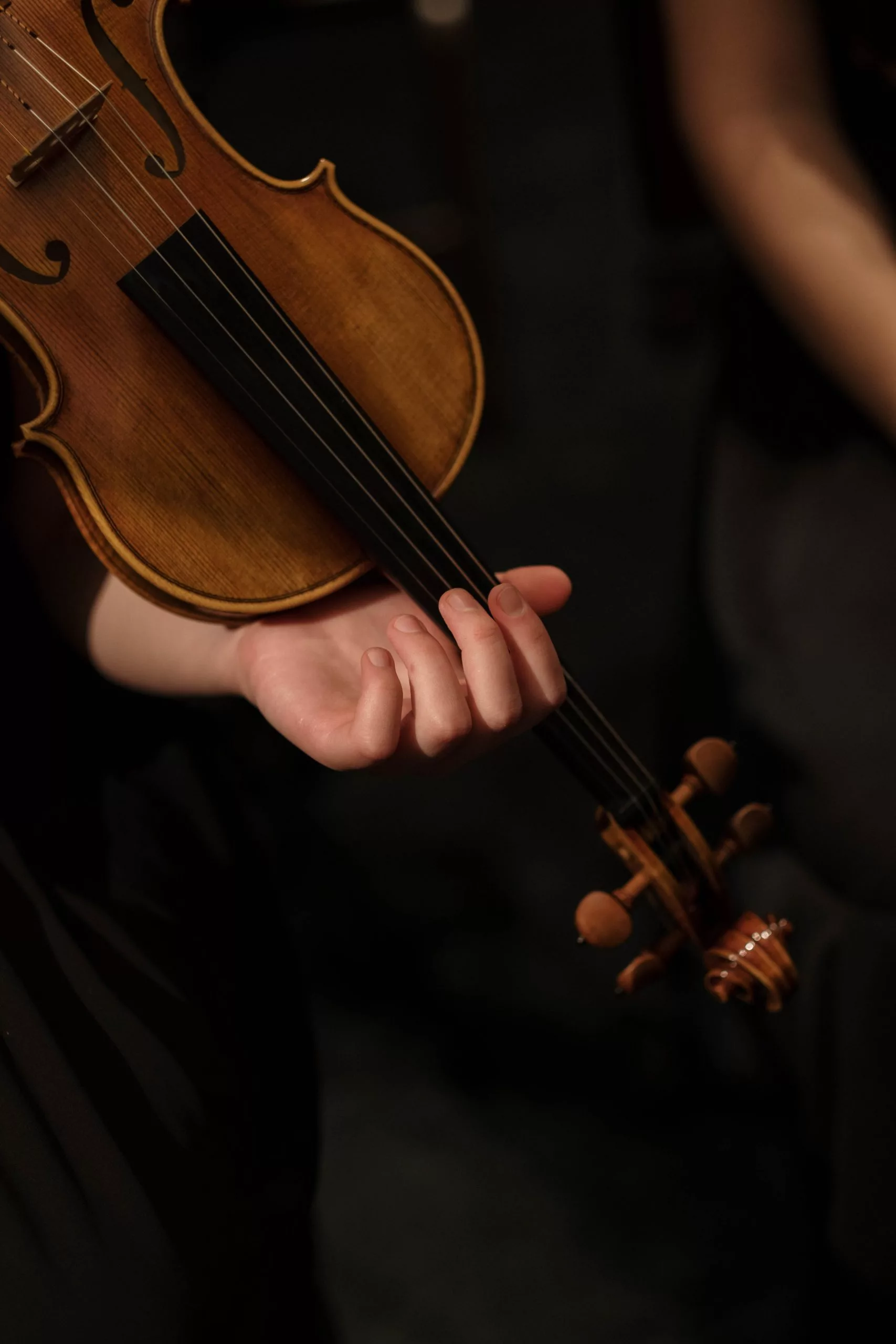 violin playing
